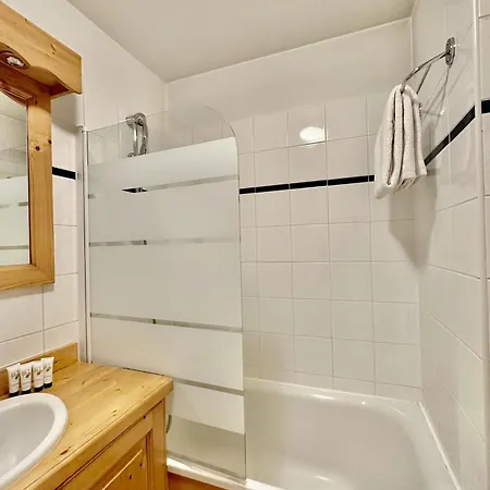 New! Charming 2-bedroom Close To Lifts Apartment Courchevel