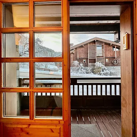 New! Charming 2-bedroom Close To Lifts