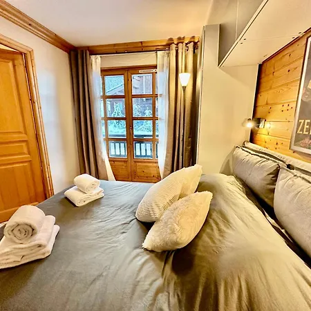New! Charming 2-bedroom Close To Lifts Lejlighed *