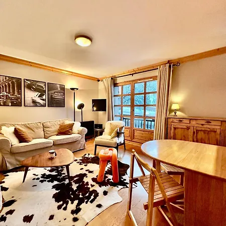 New! Charming 2-bedroom Close To Lifts Lejlighed *