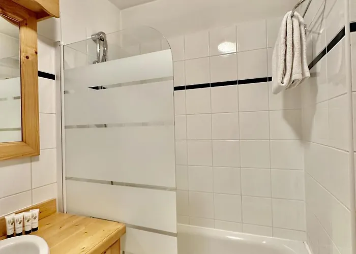 New! Charming 2-bedroom Close To Lifts アパート クールシュヴェル